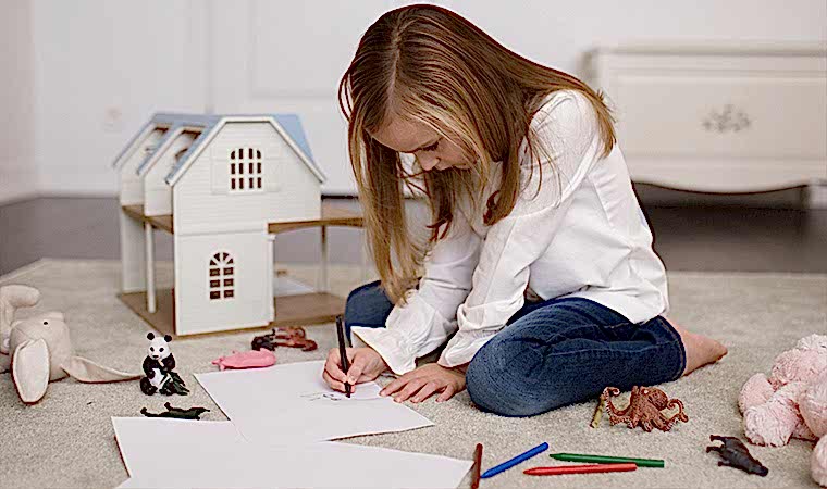 Eğlenceli Öğrenme: Ev İçi Ahşap Oyun Evleri ve Eğitim